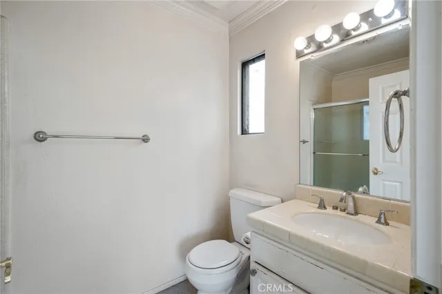 $740,000 | 18100 Burbank Boulevard, Unit 14, Tarzana, CA 91356