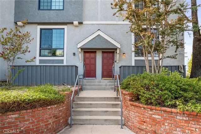 $740,000 | 18100 Burbank Boulevard, Unit 14, Tarzana, CA 91356