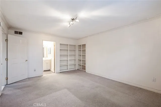 $740,000 | 18100 Burbank Boulevard, Unit 14, Tarzana, CA 91356