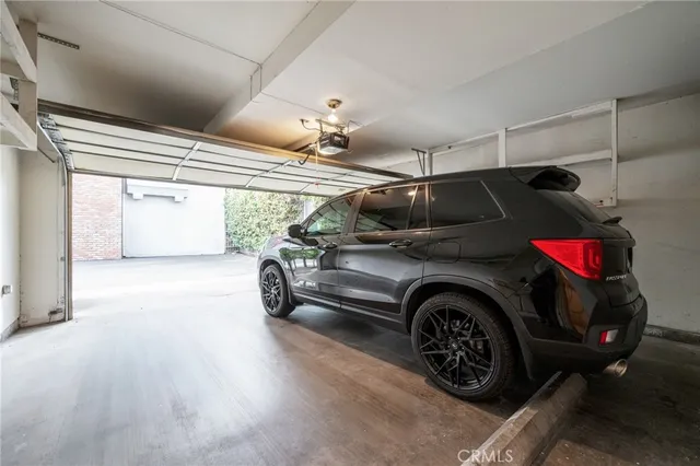 $740,000 | 18100 Burbank Boulevard, Unit 14, Tarzana, CA 91356