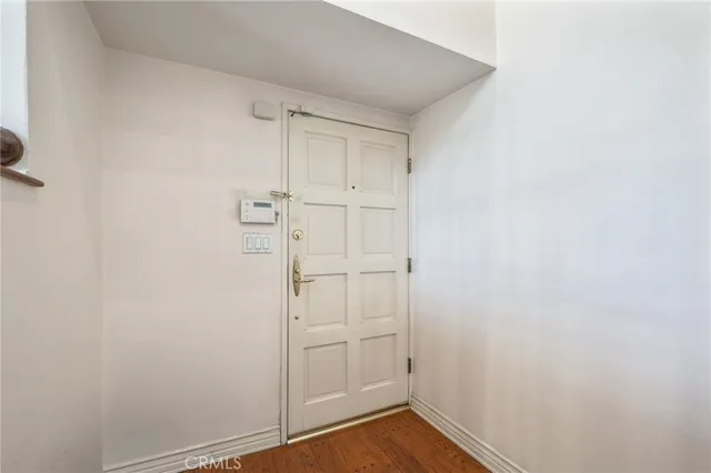 $740,000 | 18100 Burbank Boulevard, Unit 14, Tarzana, CA 91356