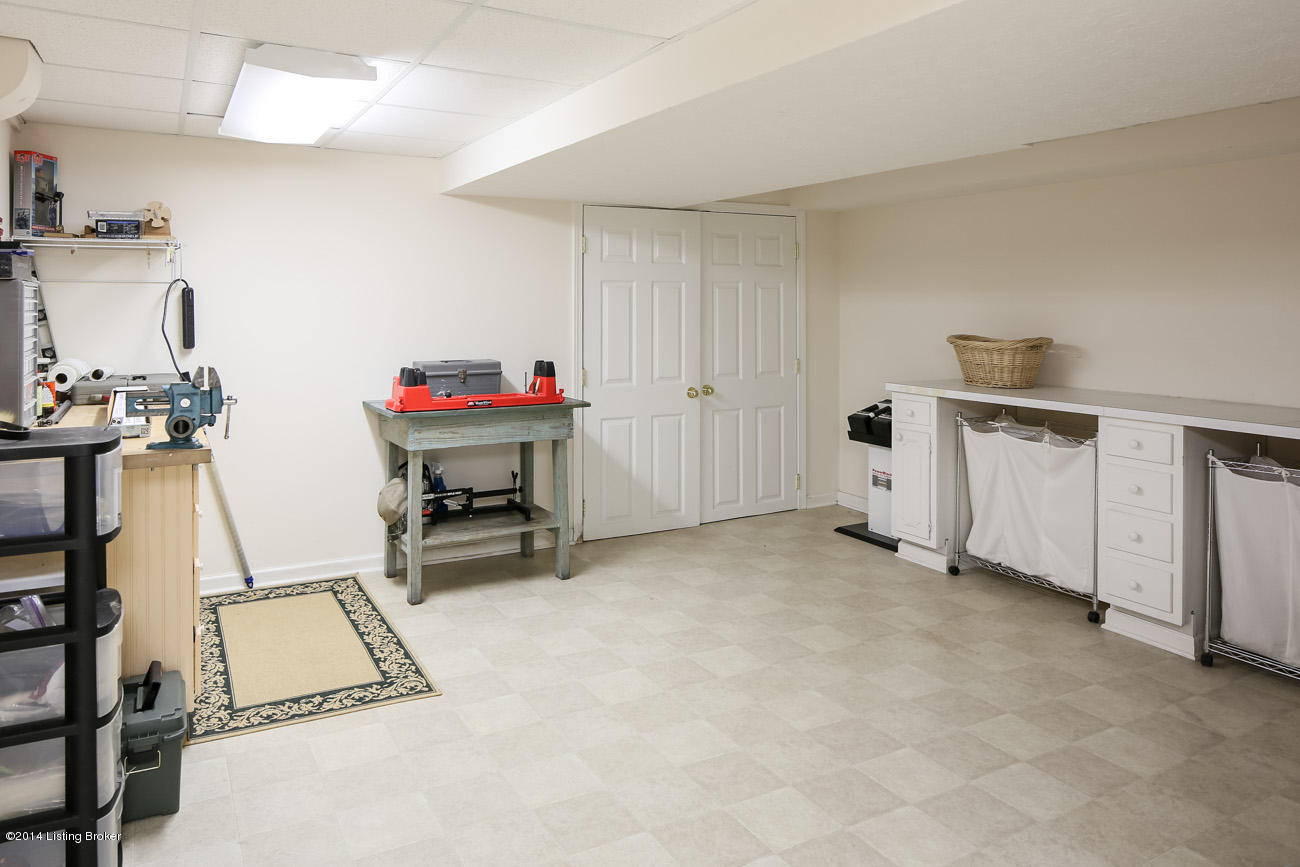 5609 Apache Road Louisville, KY 40207 - Photo 24 of 43 RealTourCast - J Middleton - Apache (24