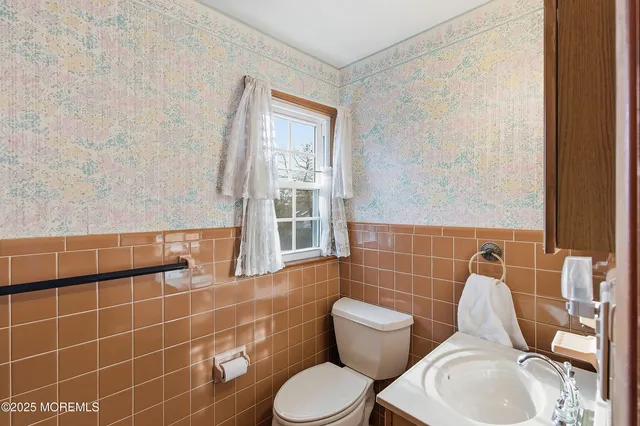 $1,299,000 | 922 Woodview Road, Brielle, NJ 08730