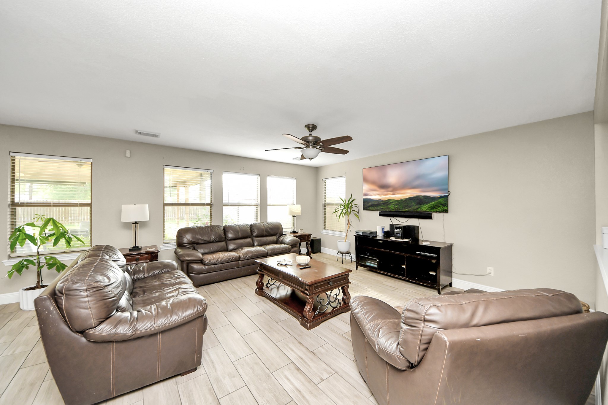 13915 Prosperity Ridge Drive Houston, TX 77048 - Photo 8 of 41
