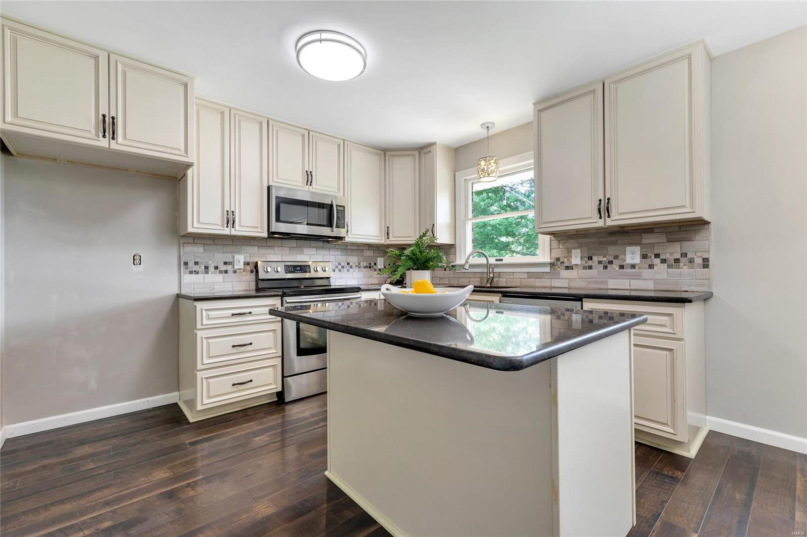 3228 Bowman Ridge St. Charles, MO 63301 - Photo 5 of 40 Gallery Image 5