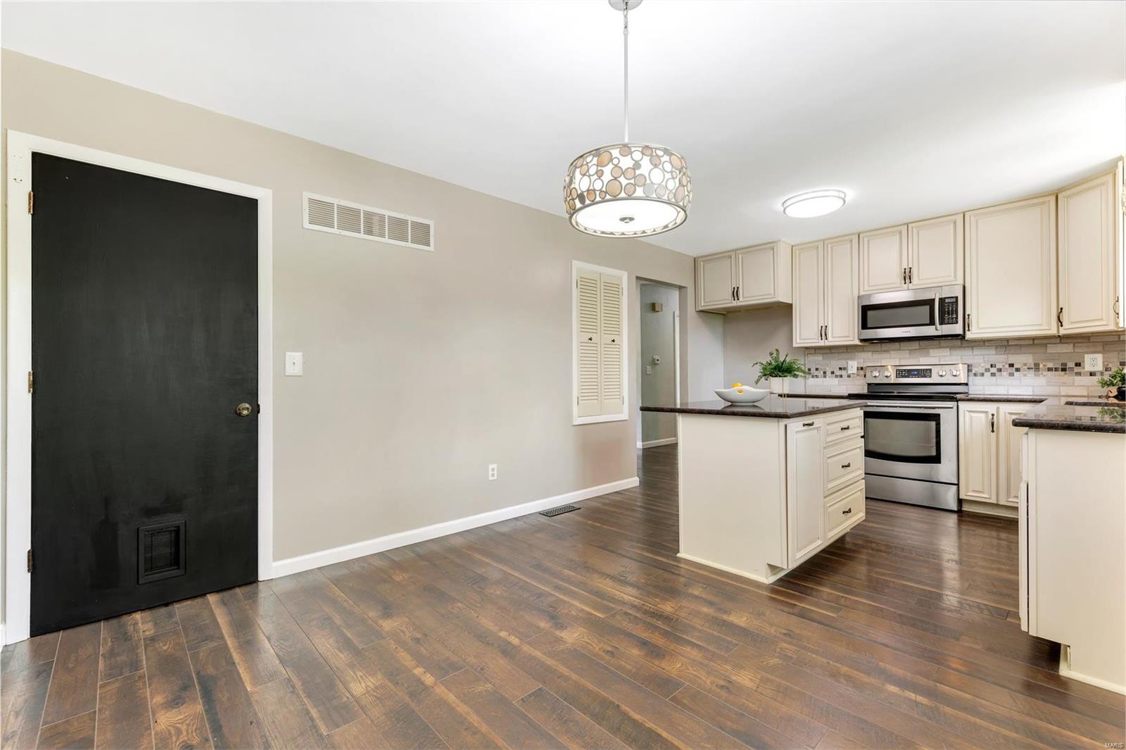 3228 Bowman Ridge St. Charles, MO 63301 - Photo 8 of 40 Gallery Image 8