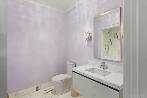$9,950,000 | 106 Premium Point, New Rochelle, NY 10801