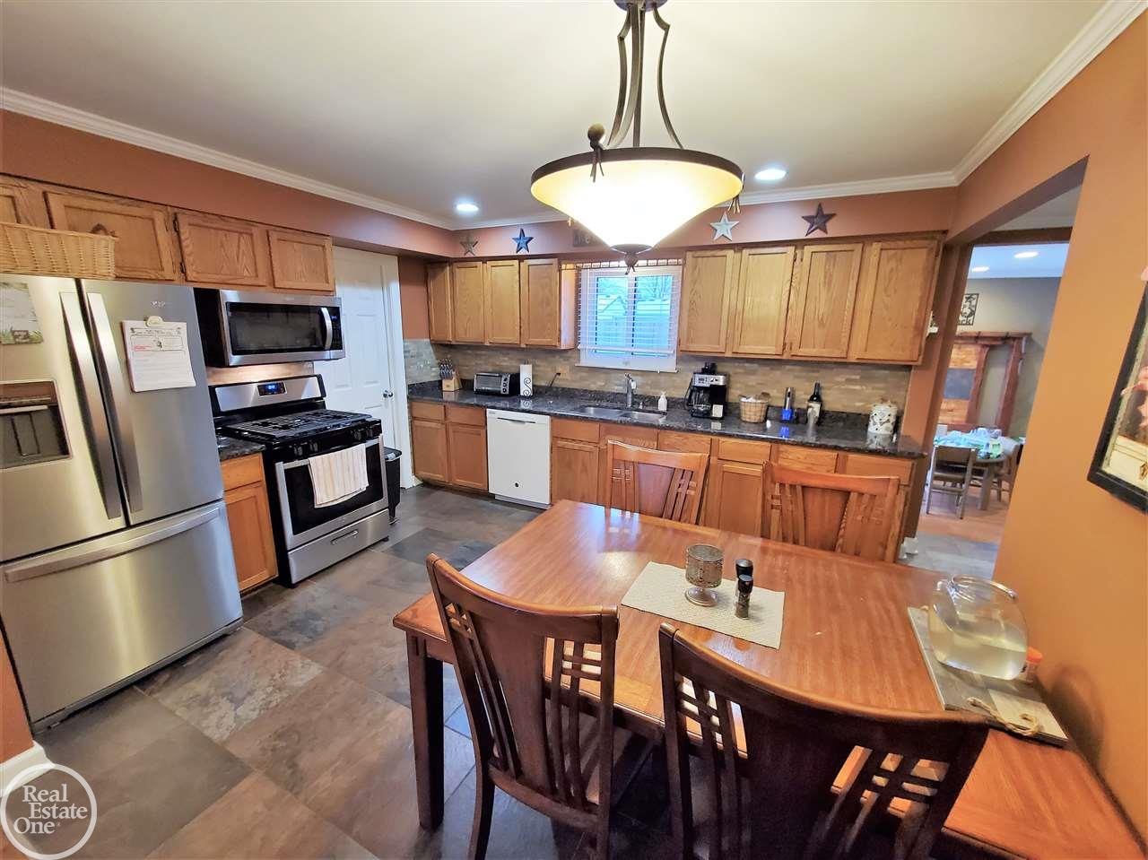 50710 Ryan Road Utica, MI 48317 - Photo 5 of 76