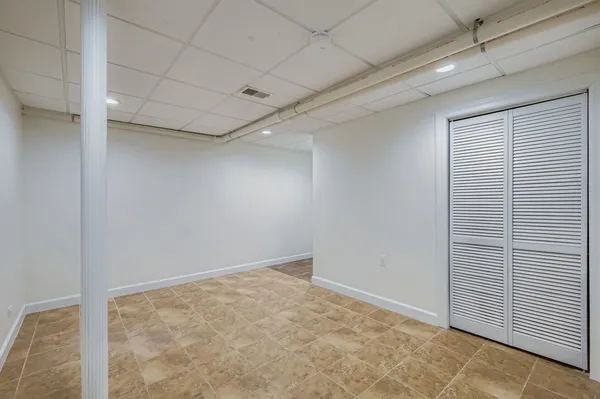 an empty room with a empty space