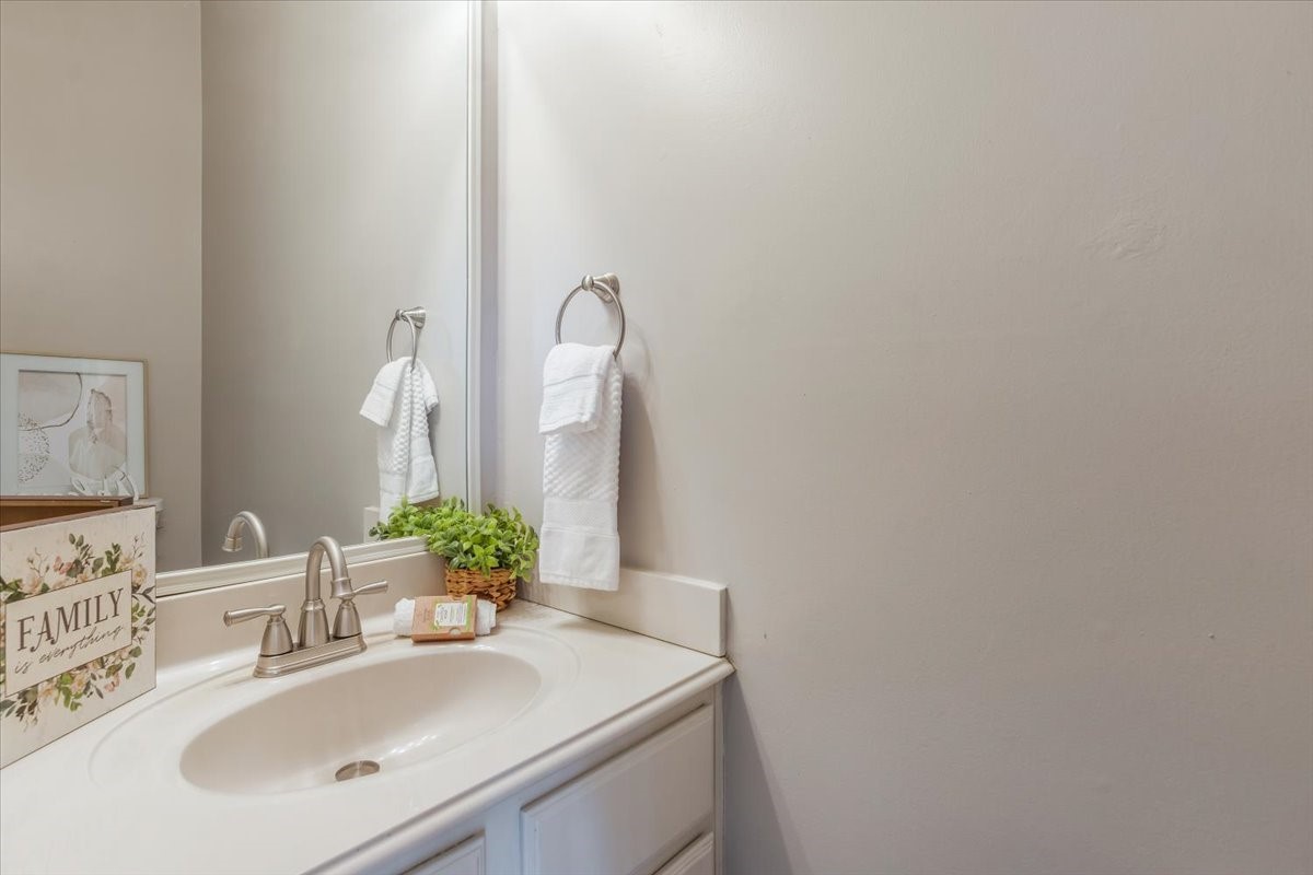1730 Mabry Mill Road Houston, TX 77062 - Photo 28 of 47 Guest powder room is conveniently located on the first floor.