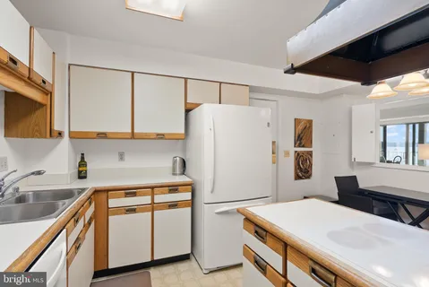 $599,900 | 1250 South Washington Street, Unit 215, Alexandria, VA 22314