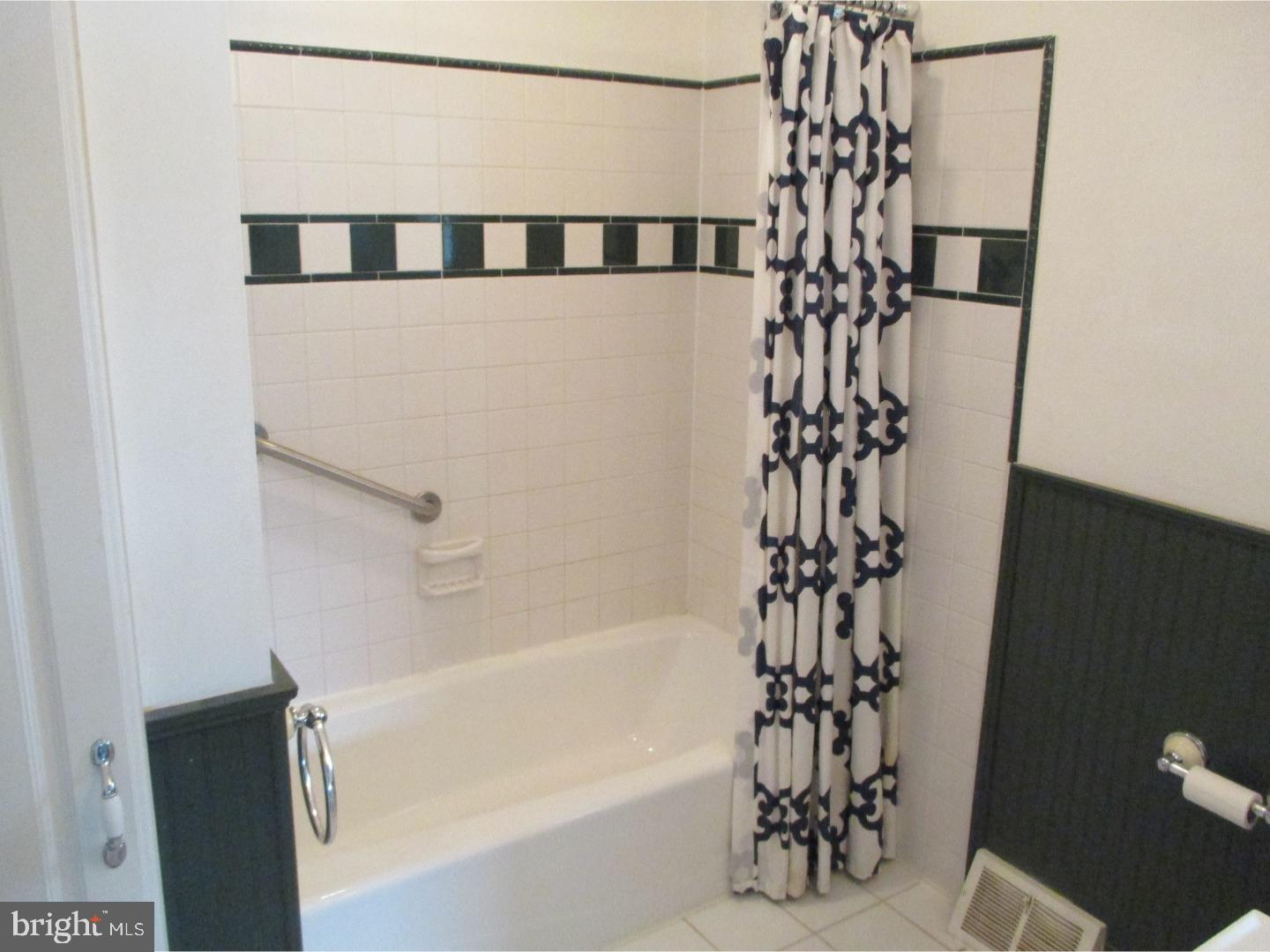 622 Colebrook Road Philadelphia, PA 19115 - Photo 13 of 18 Gallery Image 13