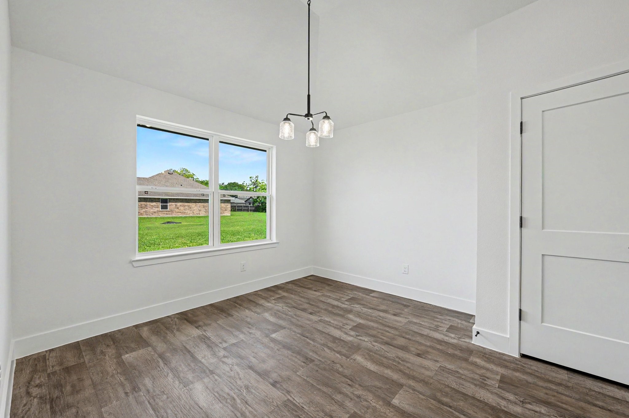8 Gemstone Court Angleton, TX 77515 - Photo 6 of 27