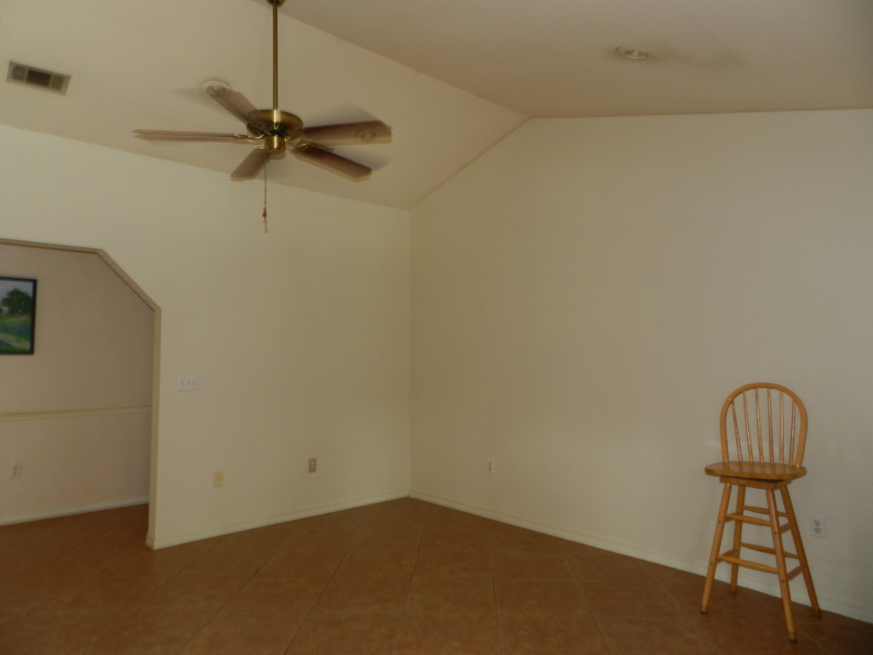 2710 Phil Tyner Road Crestview, FL 32536 - Photo 11 of 46 livingroom