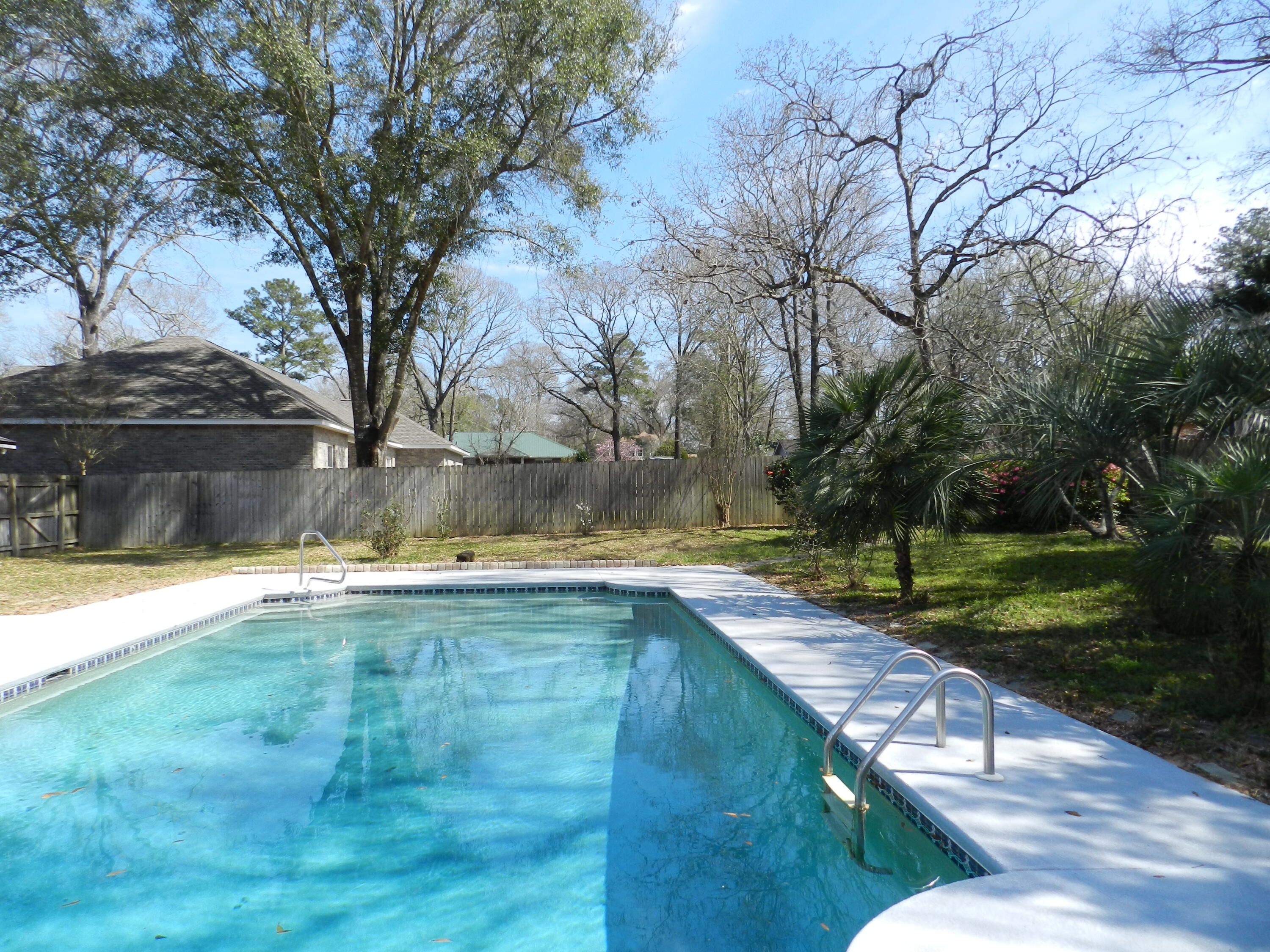 2710 Phil Tyner Road Crestview, FL 32536 - Photo 36 of 46 pool