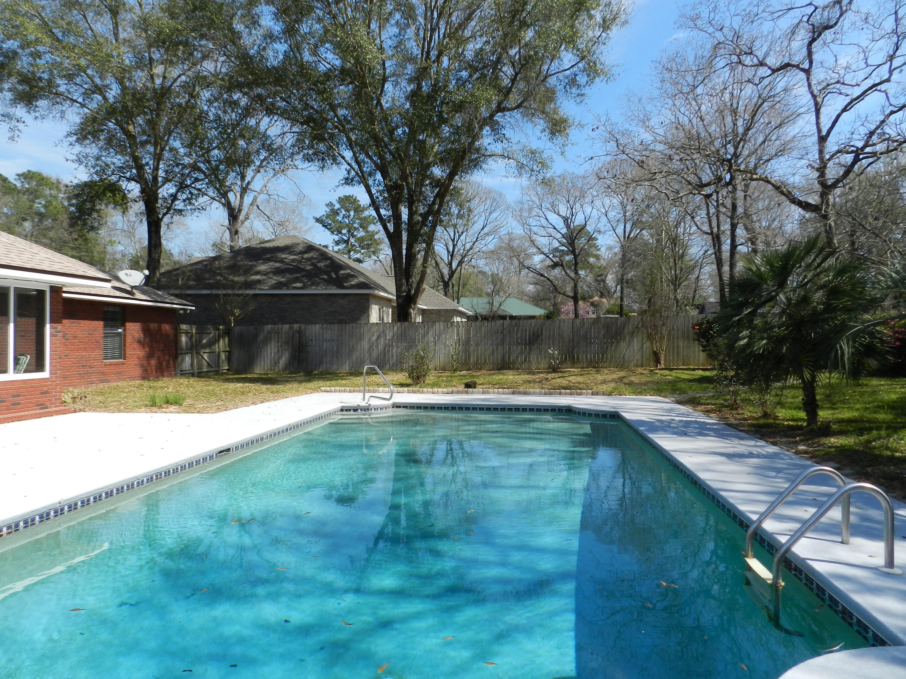 2710 Phil Tyner Road Crestview, FL 32536 - Photo 37 of 46 pool