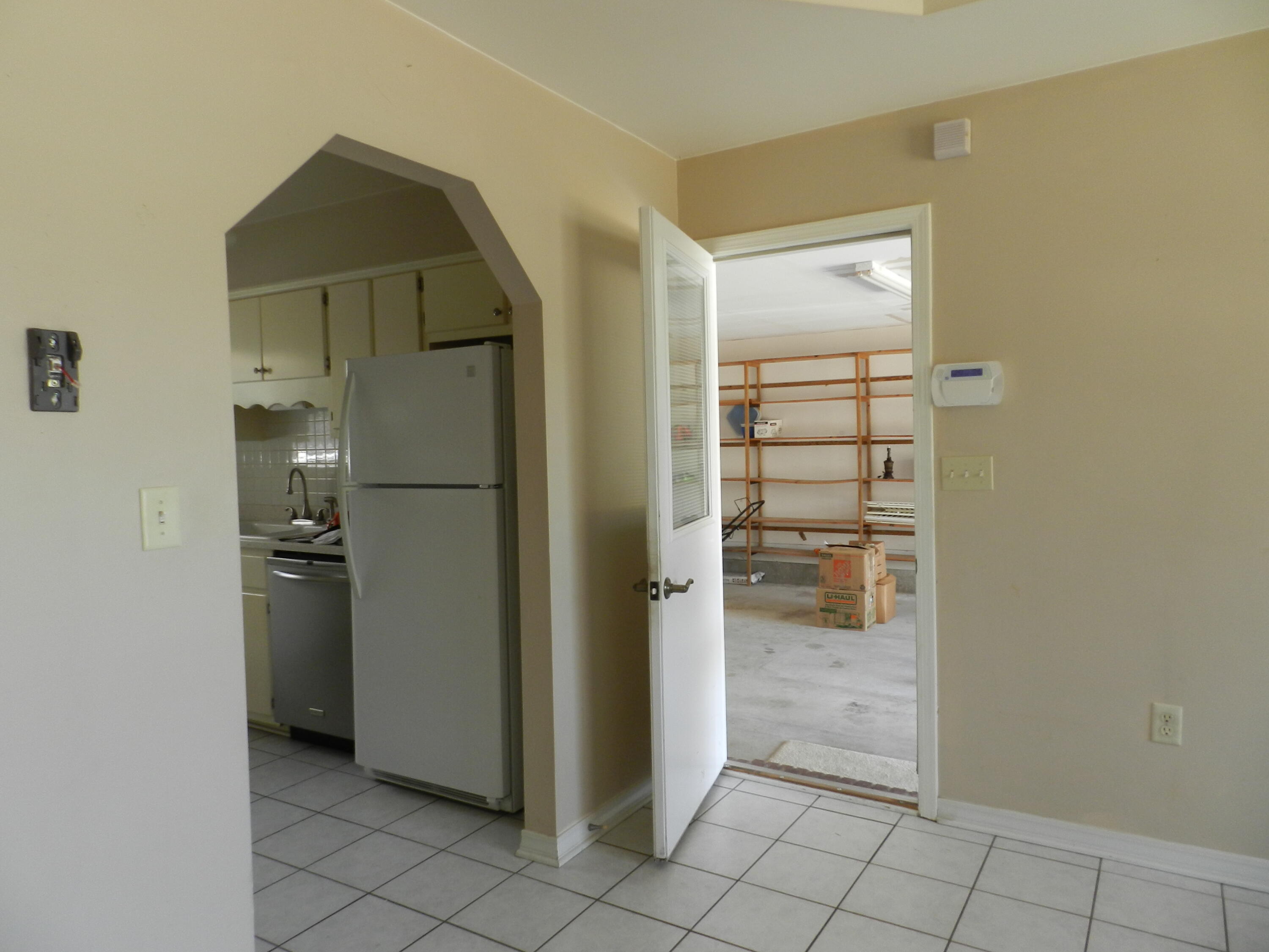 2710 Phil Tyner Road Crestview, FL 32536 - Photo 4 of 46 walking into dinning& KITCHE