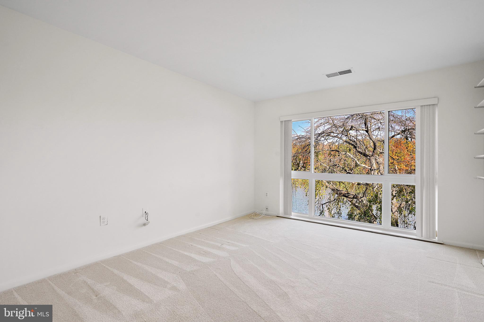 2006 Lakebreeze Way Reston, VA 20191 - Photo 34 of 49 an empty room with window