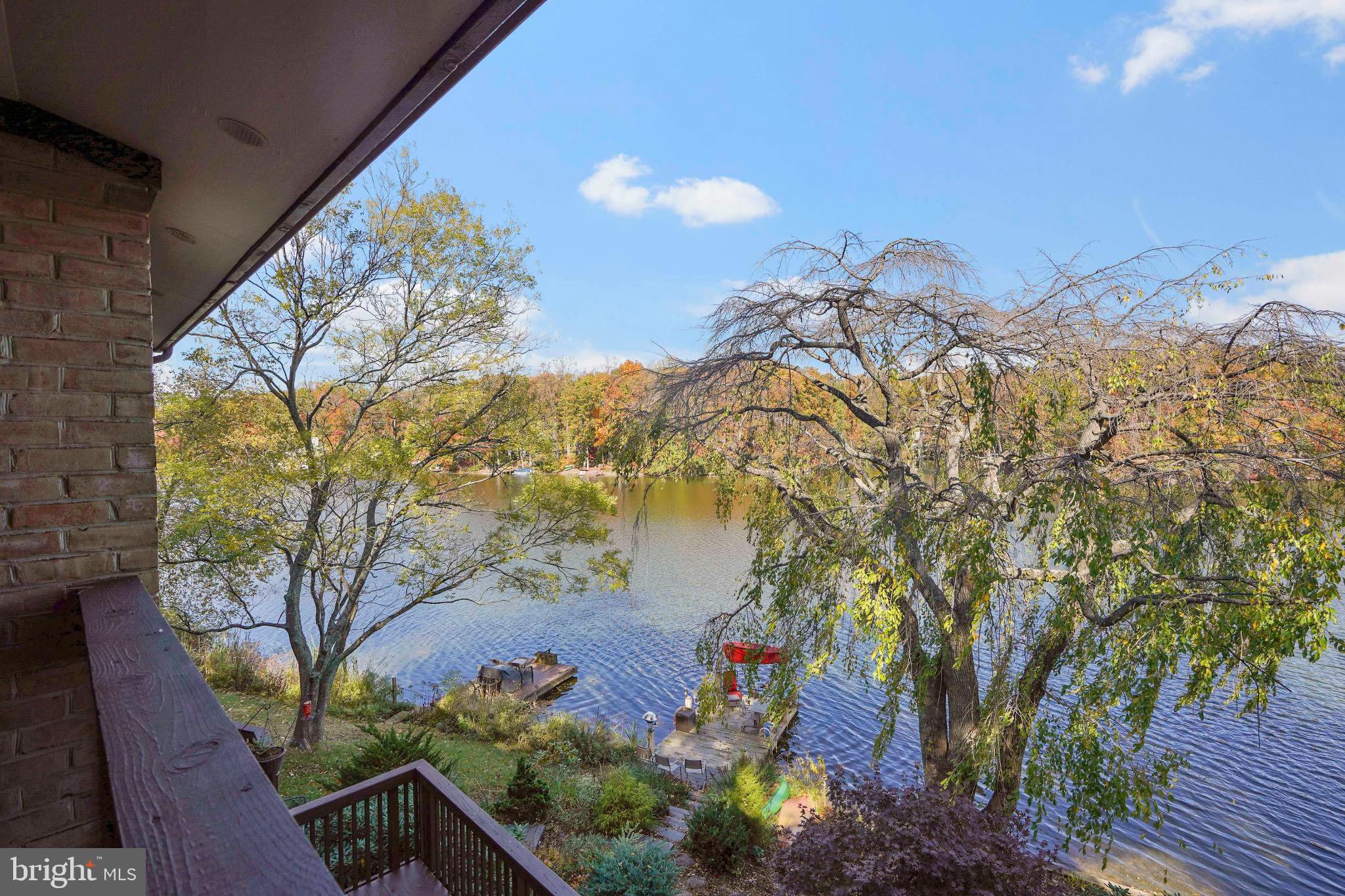 2006 Lakebreeze Way Reston, VA 20191 - Photo 4 of 49 a view of a backyard of the house