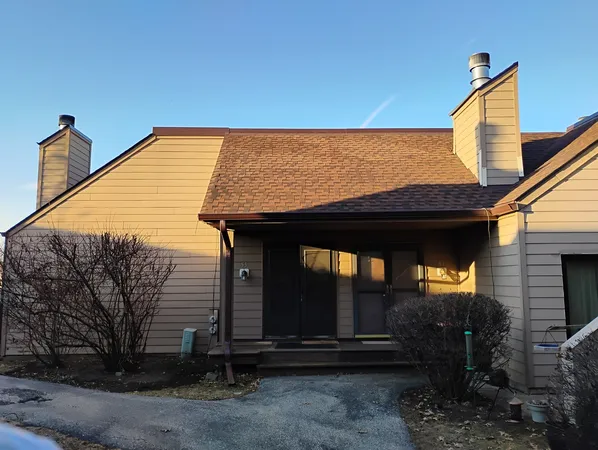 $1,500 | 3325 Beacon Street, Unit 53, North Chicago, IL 60064