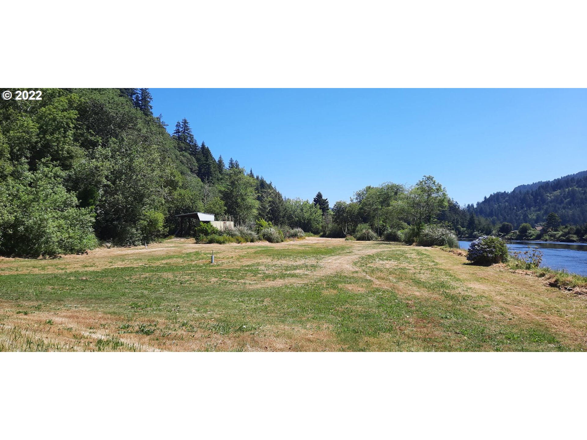8056 Highway 126 Mapleton, OR 97453 - Photo 6 of 12 Gallery Image 6