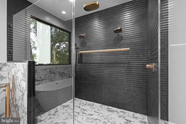 $2,599,888 | 1111 Lakewood Drive Southwest, Vienna, VA 22180