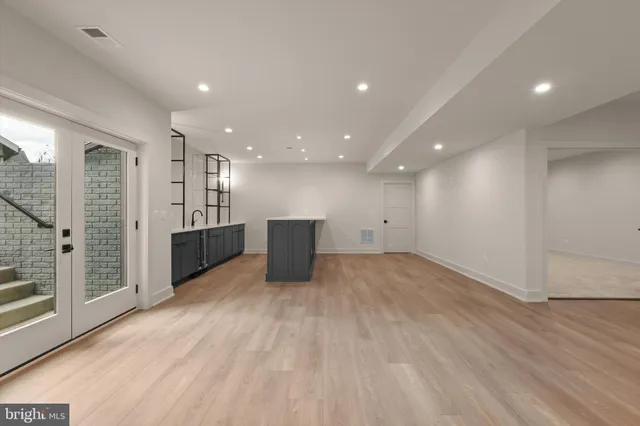 $2,599,888 | 1111 Lakewood Drive Southwest, Vienna, VA 22180