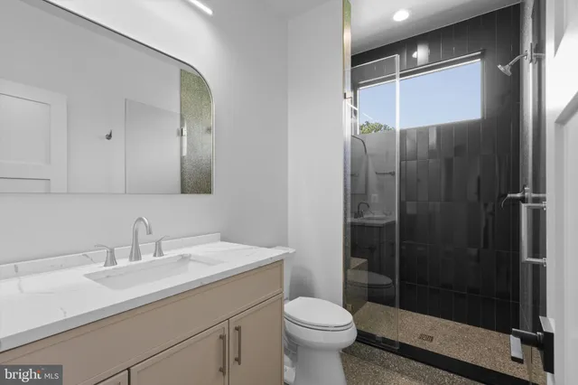 $2,599,888 | 1111 Lakewood Drive Southwest, Vienna, VA 22180