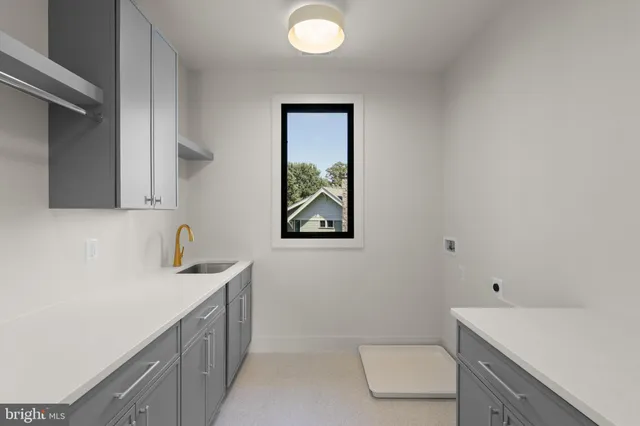 $2,599,888 | 1111 Lakewood Drive Southwest, Vienna, VA 22180