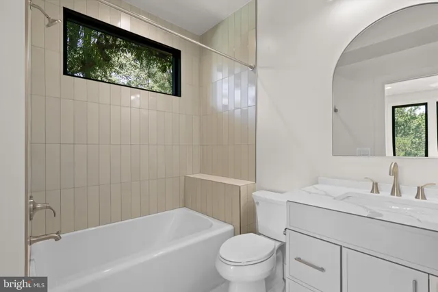 $2,599,888 | 1111 Lakewood Drive Southwest, Vienna, VA 22180