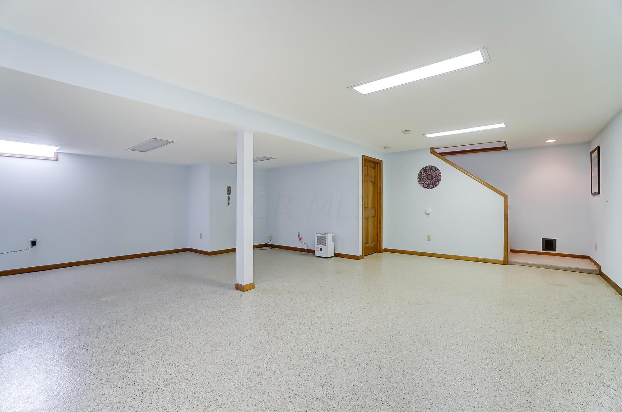 2221 Sandover Road Columbus, OH 43220 - Photo 55 of 79 058