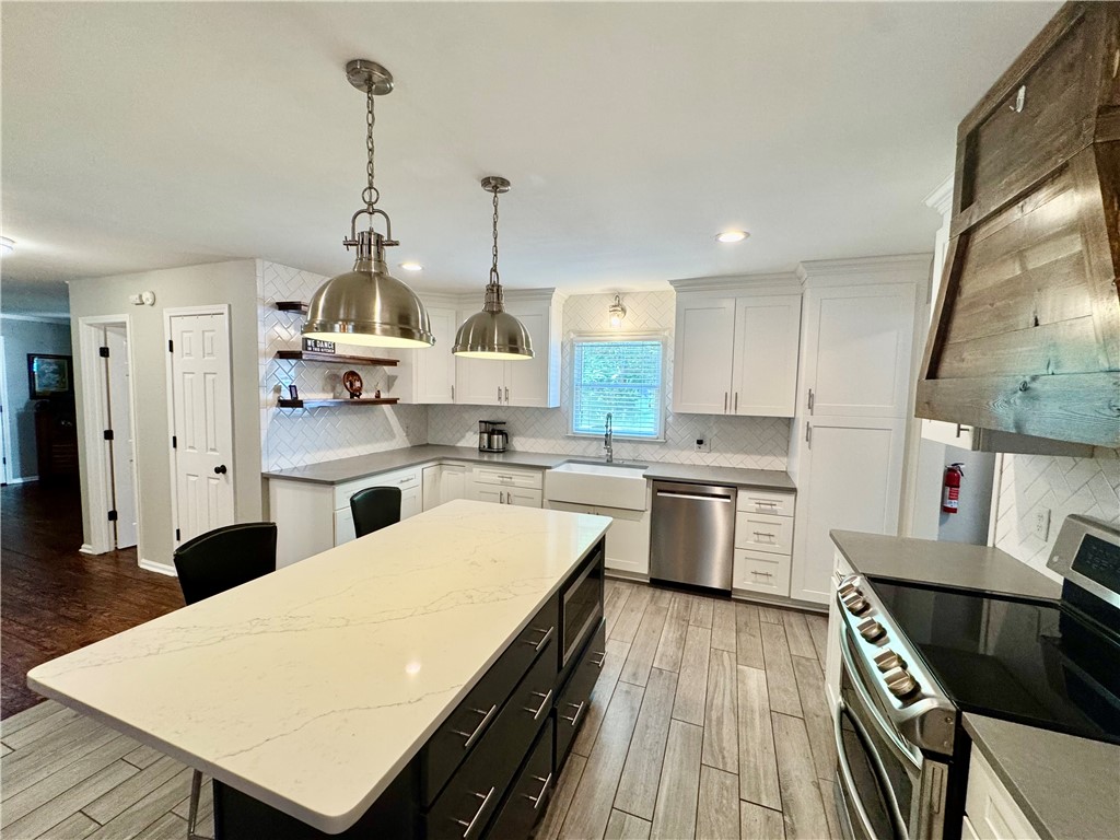203 Catawbah Road Clemson, SC 29631 - Photo 3 of 19 Gallery Image 3