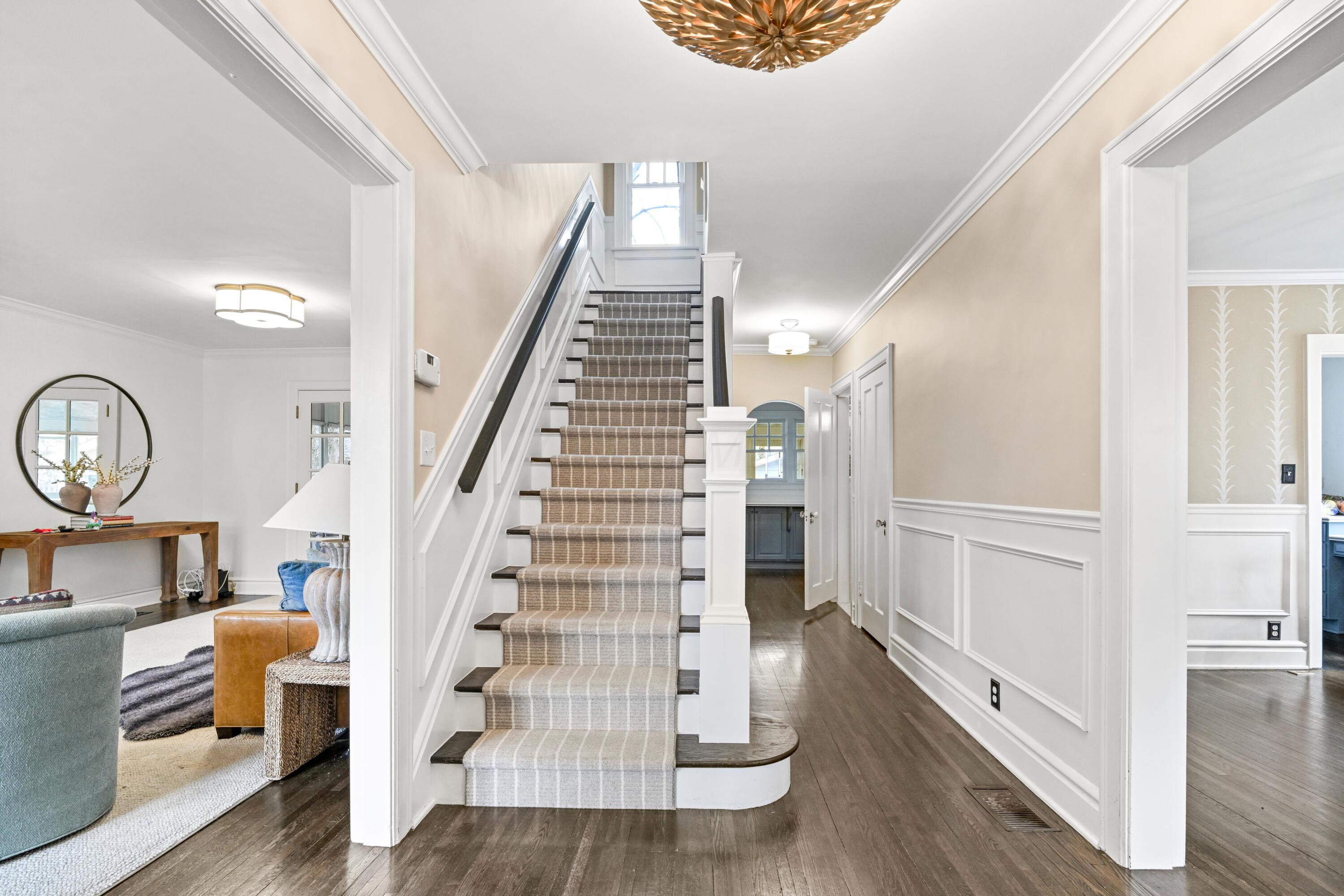 1960 Chelsea Road Columbus, OH 43212 - Photo 7 of 60 Grand staircase and entryway