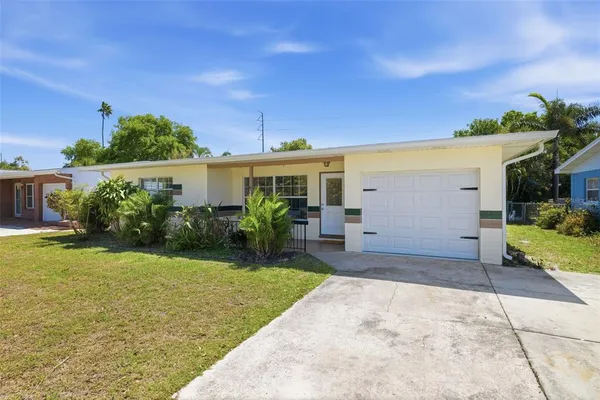 $375,000 | 10754 63rd Avenue North, Seminole, FL 33772