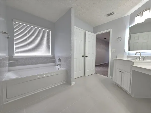 $2,800 | 4060 Crescent Walk Lane Northeast, Suwanee, GA 30024