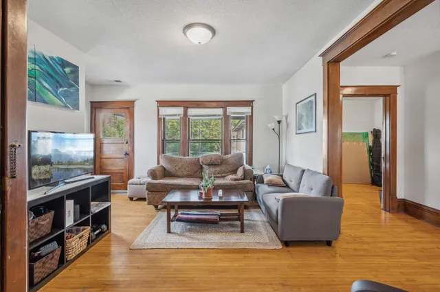 $765,000 | 909 22nd Avenue Northeast, Minneapolis, MN 55418