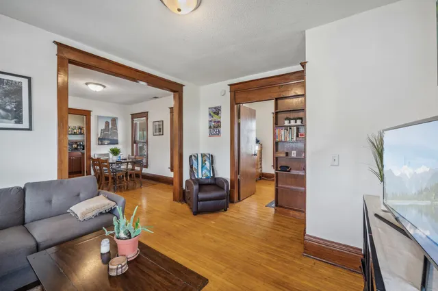 $749,999 | 909 22nd Avenue Northeast, Minneapolis, MN 55418