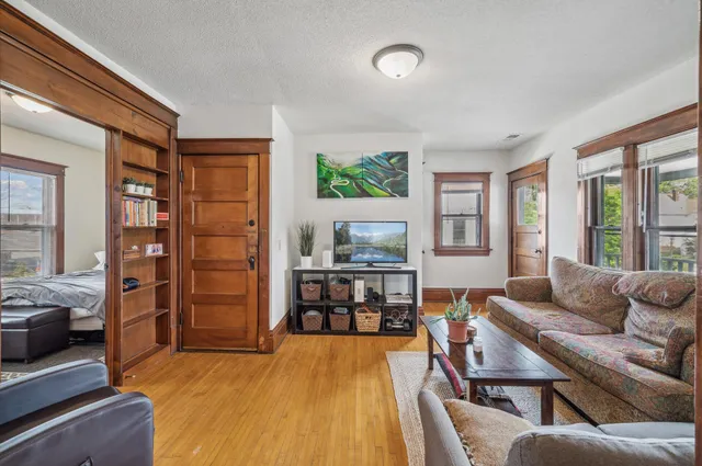 $765,000 | 909 22nd Avenue Northeast, Minneapolis, MN 55418