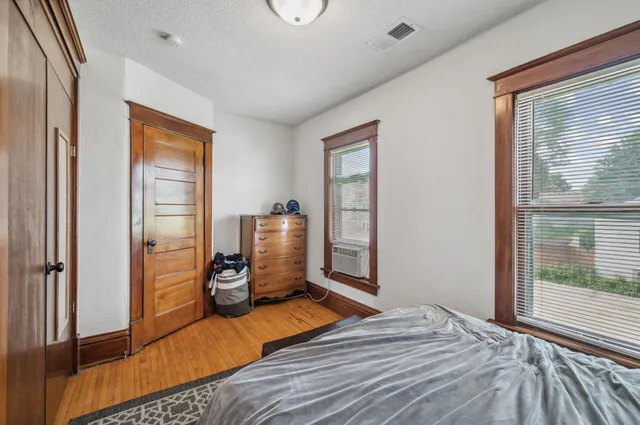 $765,000 | 909 22nd Avenue Northeast, Minneapolis, MN 55418