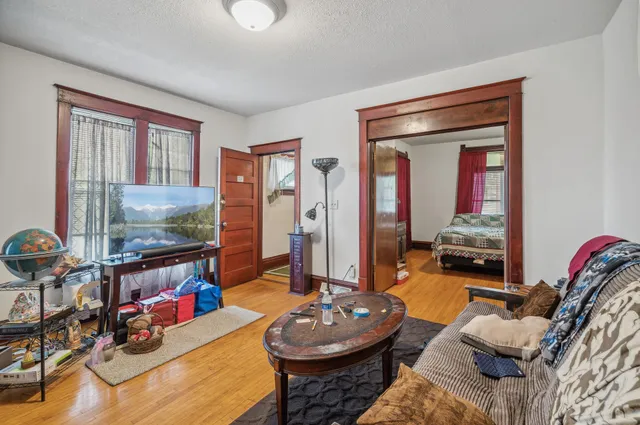 $749,999 | 909 22nd Avenue Northeast, Minneapolis, MN 55418