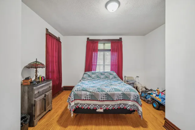 $765,000 | 909 22nd Avenue Northeast, Minneapolis, MN 55418