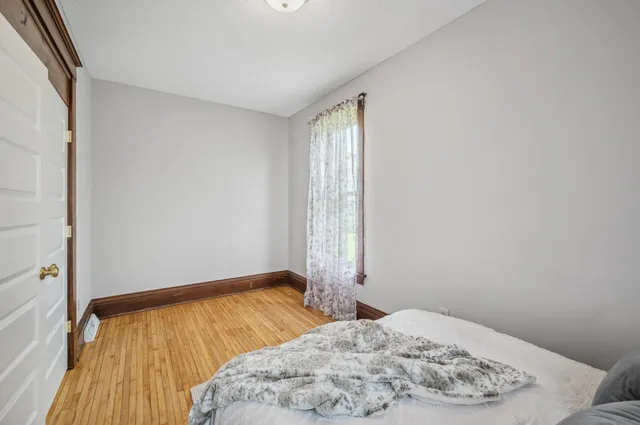 $765,000 | 909 22nd Avenue Northeast, Minneapolis, MN 55418