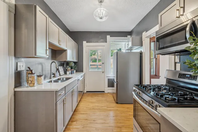 $765,000 | 909 22nd Avenue Northeast, Minneapolis, MN 55418