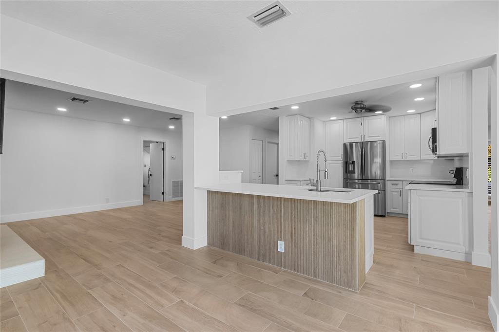 2830 Northeast 46th Street Lighthouse Point, FL 33064 - Photo 13 of 58