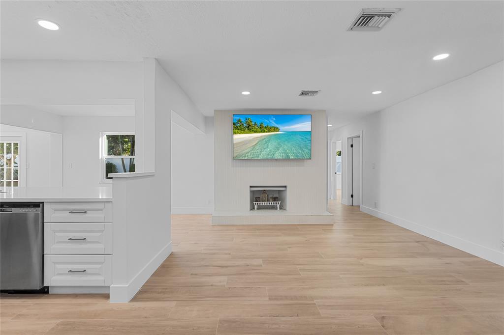 2830 Northeast 46th Street Lighthouse Point, FL 33064 - Photo 14 of 58