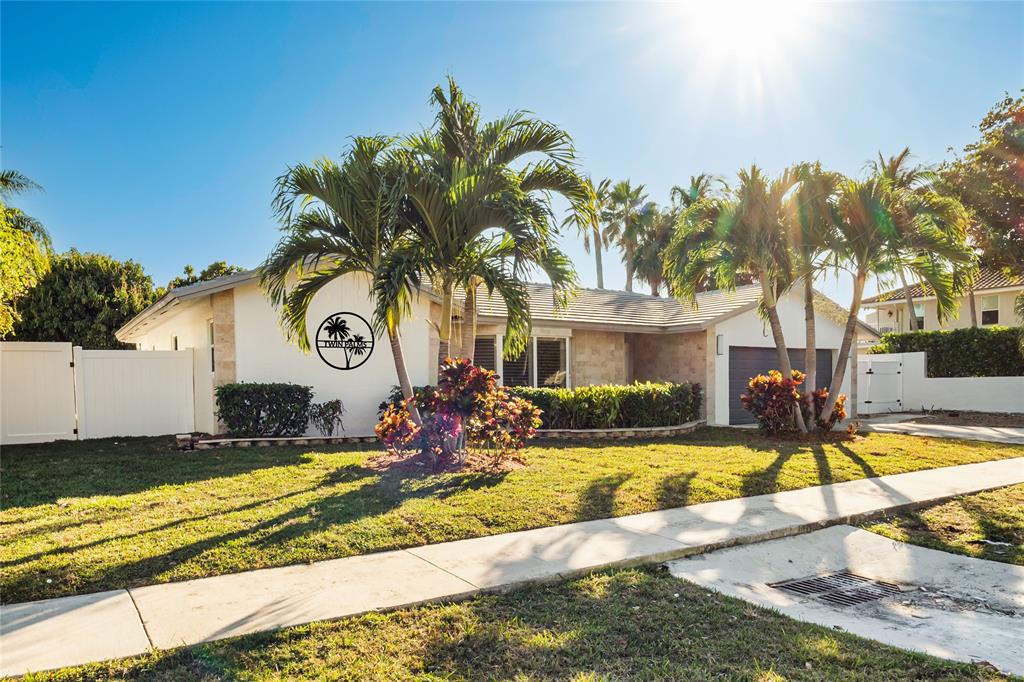 2830 Northeast 46th Street Lighthouse Point, FL 33064 - Photo 4 of 58