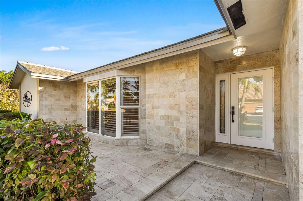 2830 Northeast 46th Street Lighthouse Point, FL 33064 - Photo 5 of 58