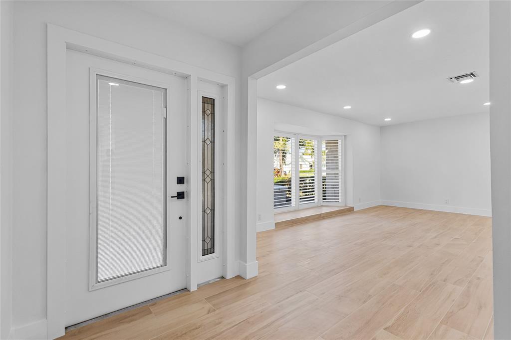 2830 Northeast 46th Street Lighthouse Point, FL 33064 - Photo 6 of 58