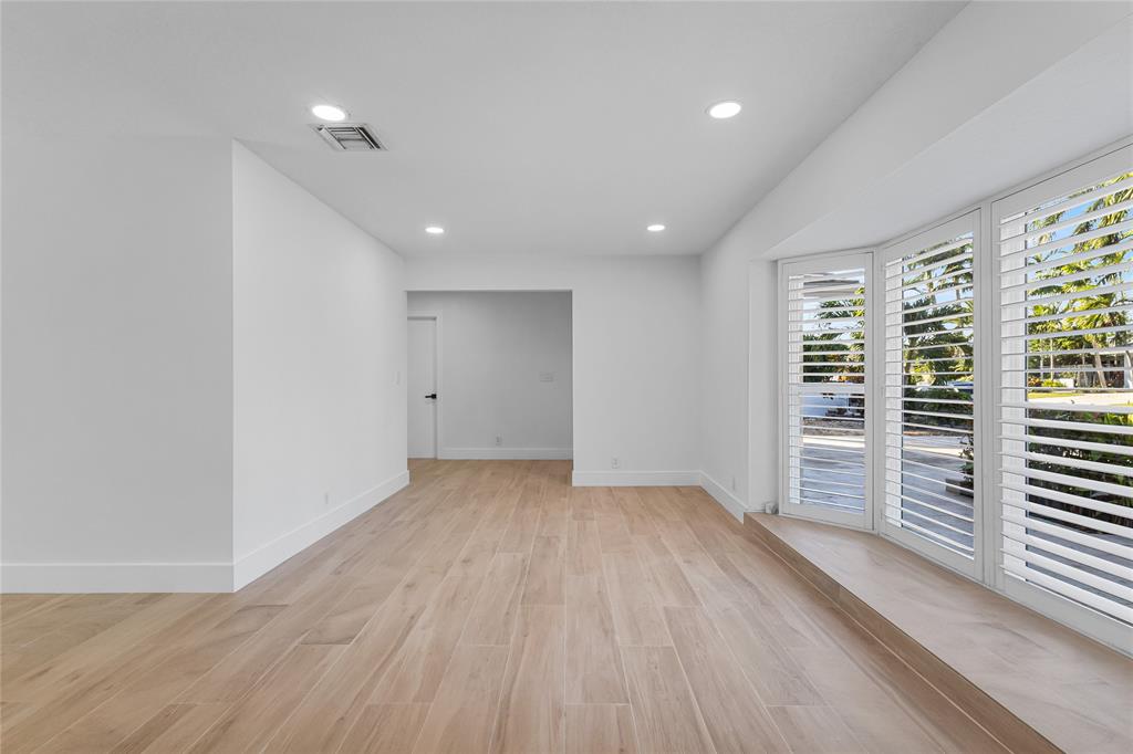 2830 Northeast 46th Street Lighthouse Point, FL 33064 - Photo 8 of 58