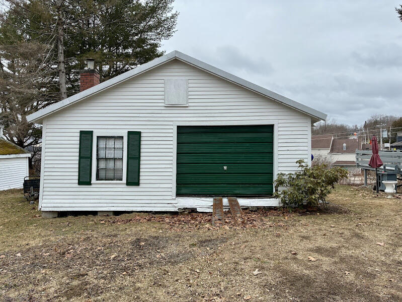 11 Church Street Winterport, ME 04496 - Photo 4 of 28 IMG_1690